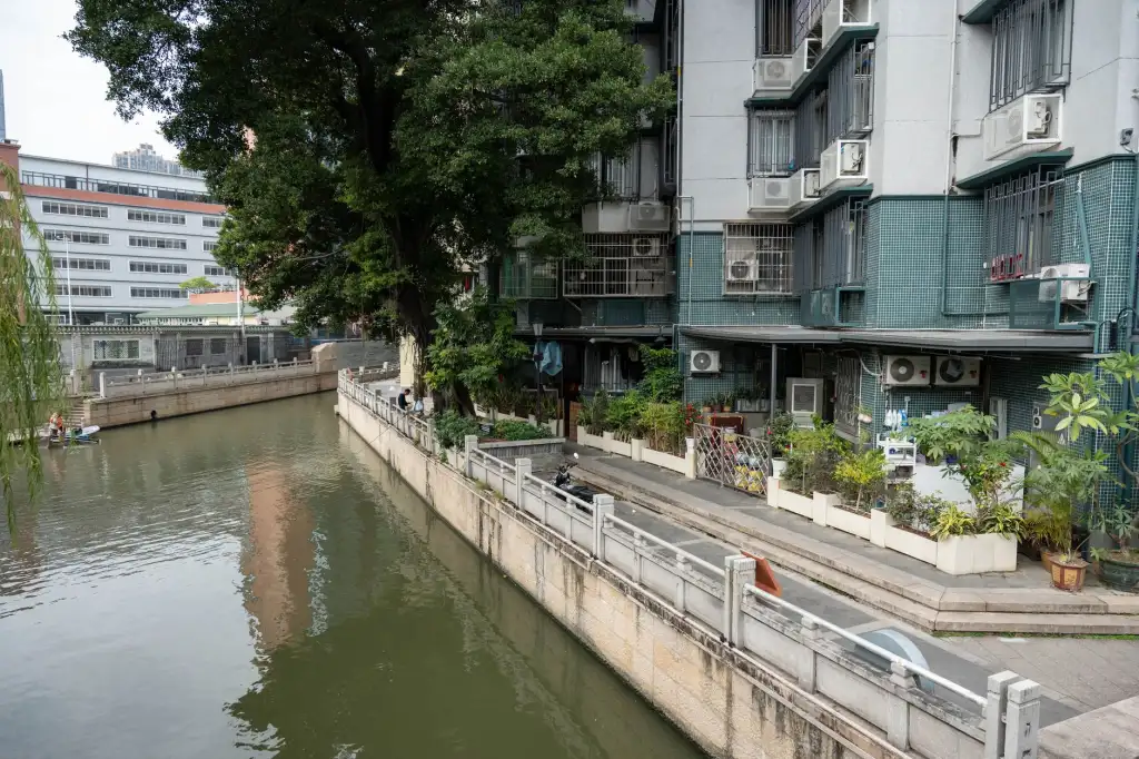 南京企业海外市场拓展中的智能技术应用与案例研究