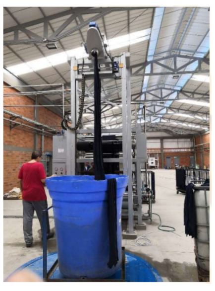 Double padder balloon squeezing machine-1.png